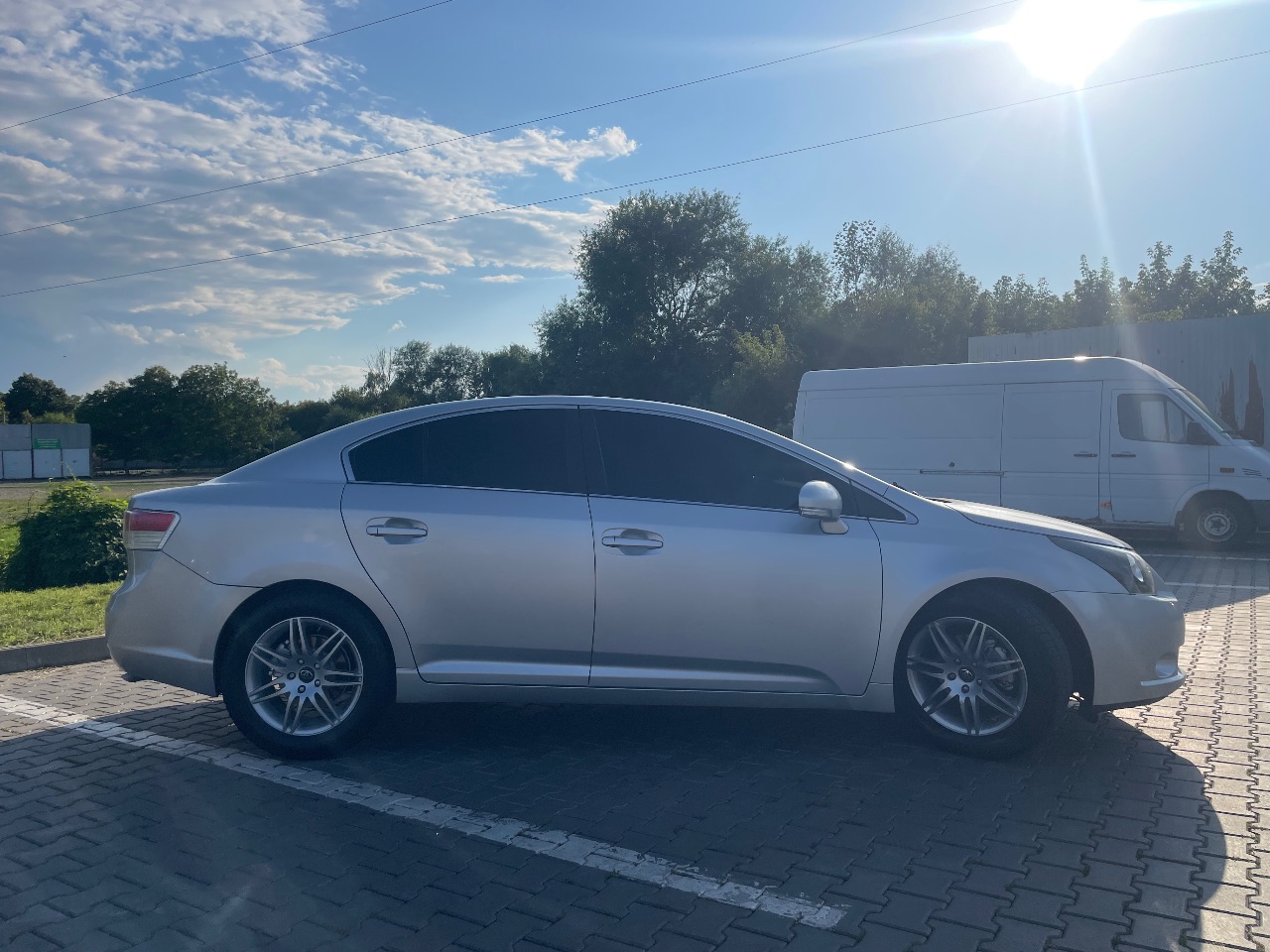 Toyota Avensis - фото 8