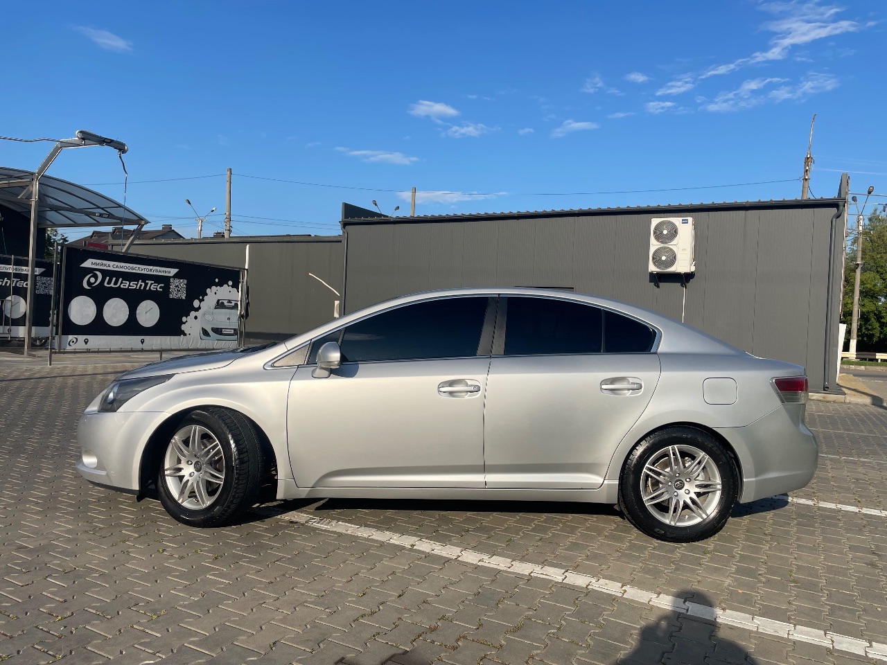 Toyota Avensis - фото 7