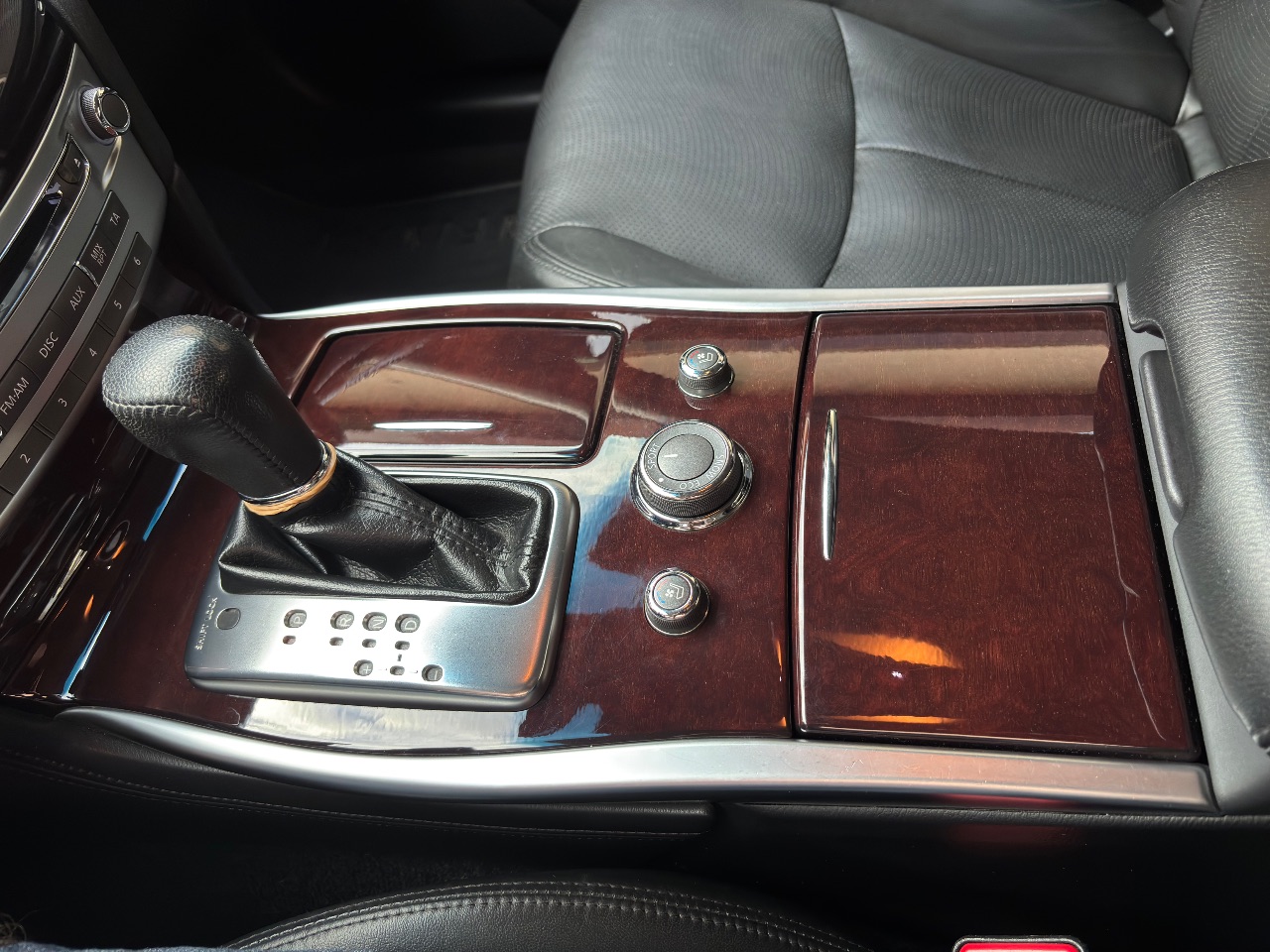 Infiniti M - фото 8