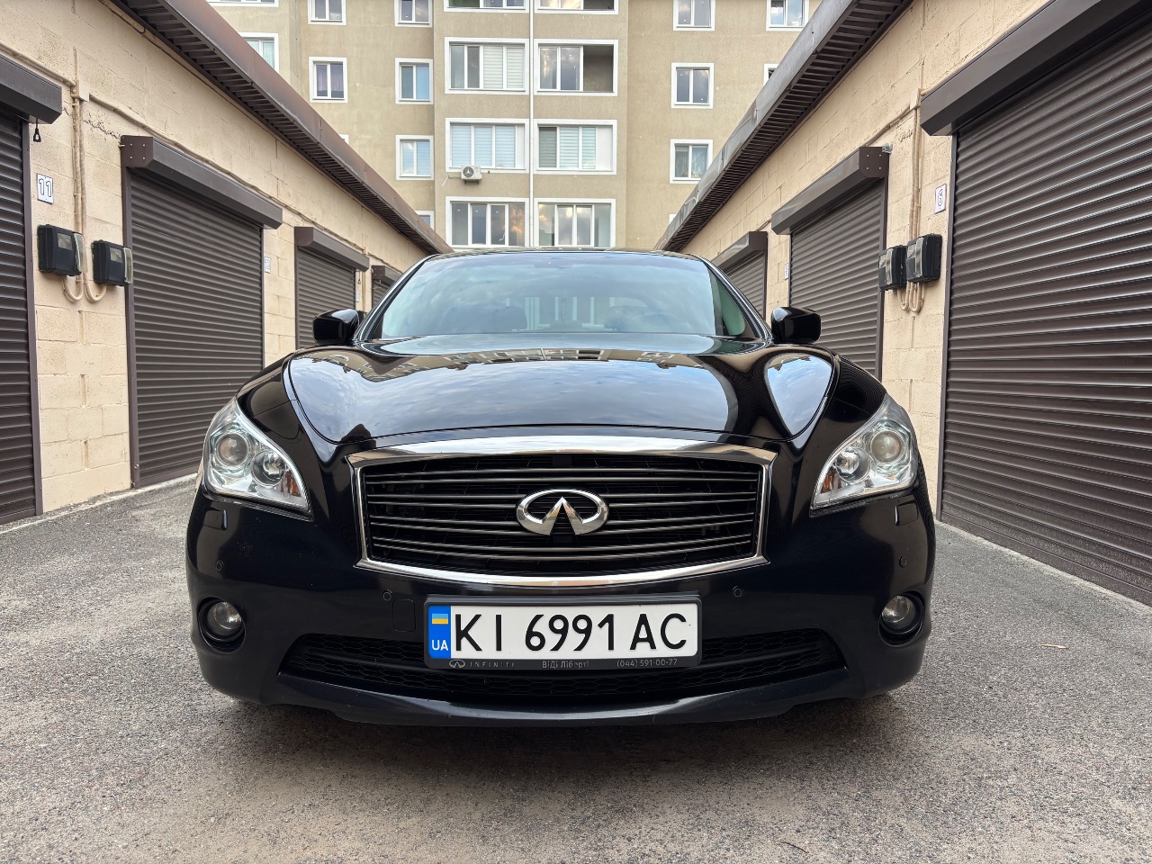Infiniti M - фото 1