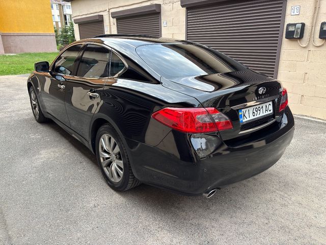 Infiniti M - фото 3