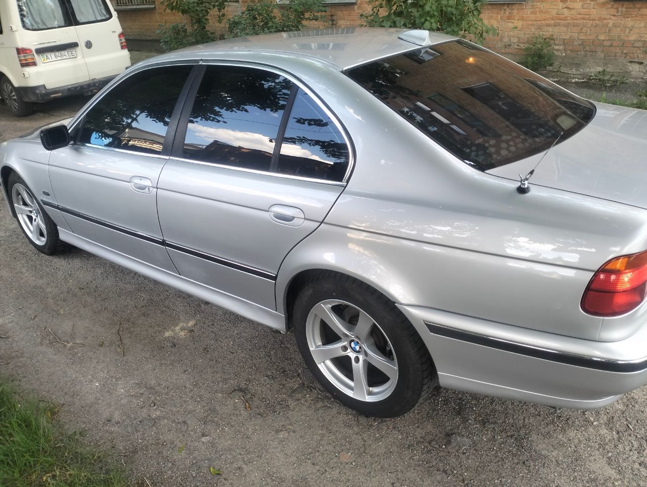 BMW 5 серії - фото 1