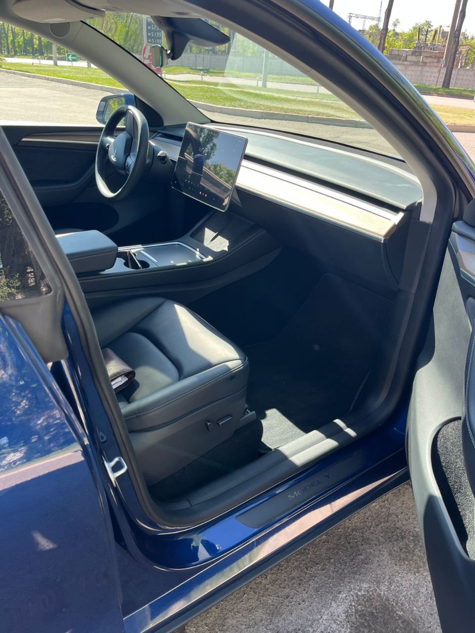 Tesla Model Y - фото 16