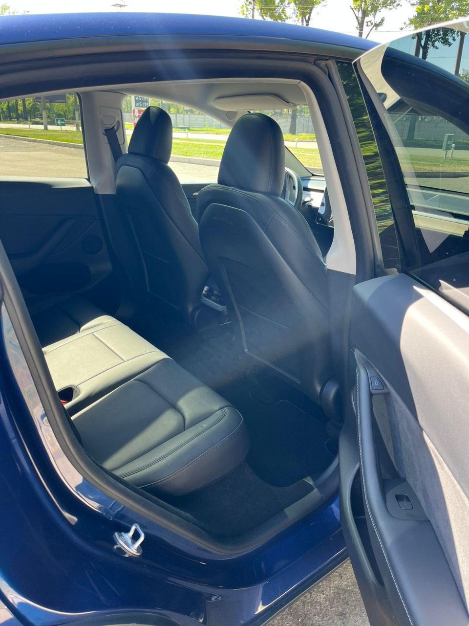 Tesla Model Y - фото 10