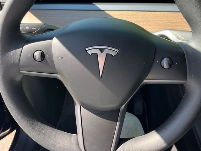 Tesla Model Y - зображення 4