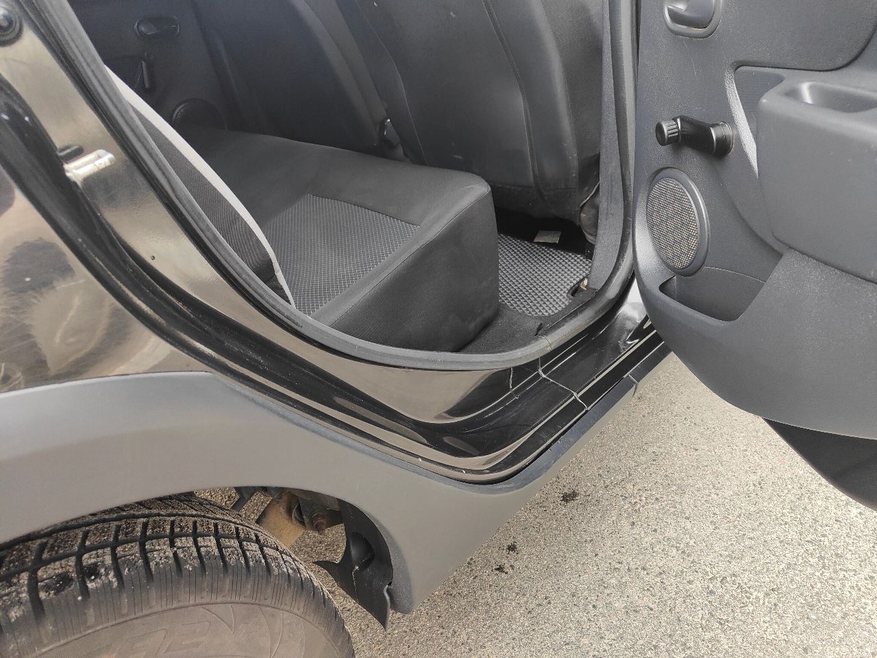 Dacia Sandero - фото 8