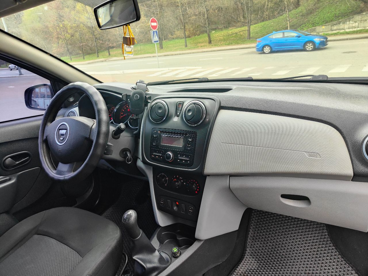 Dacia Sandero - фото 6