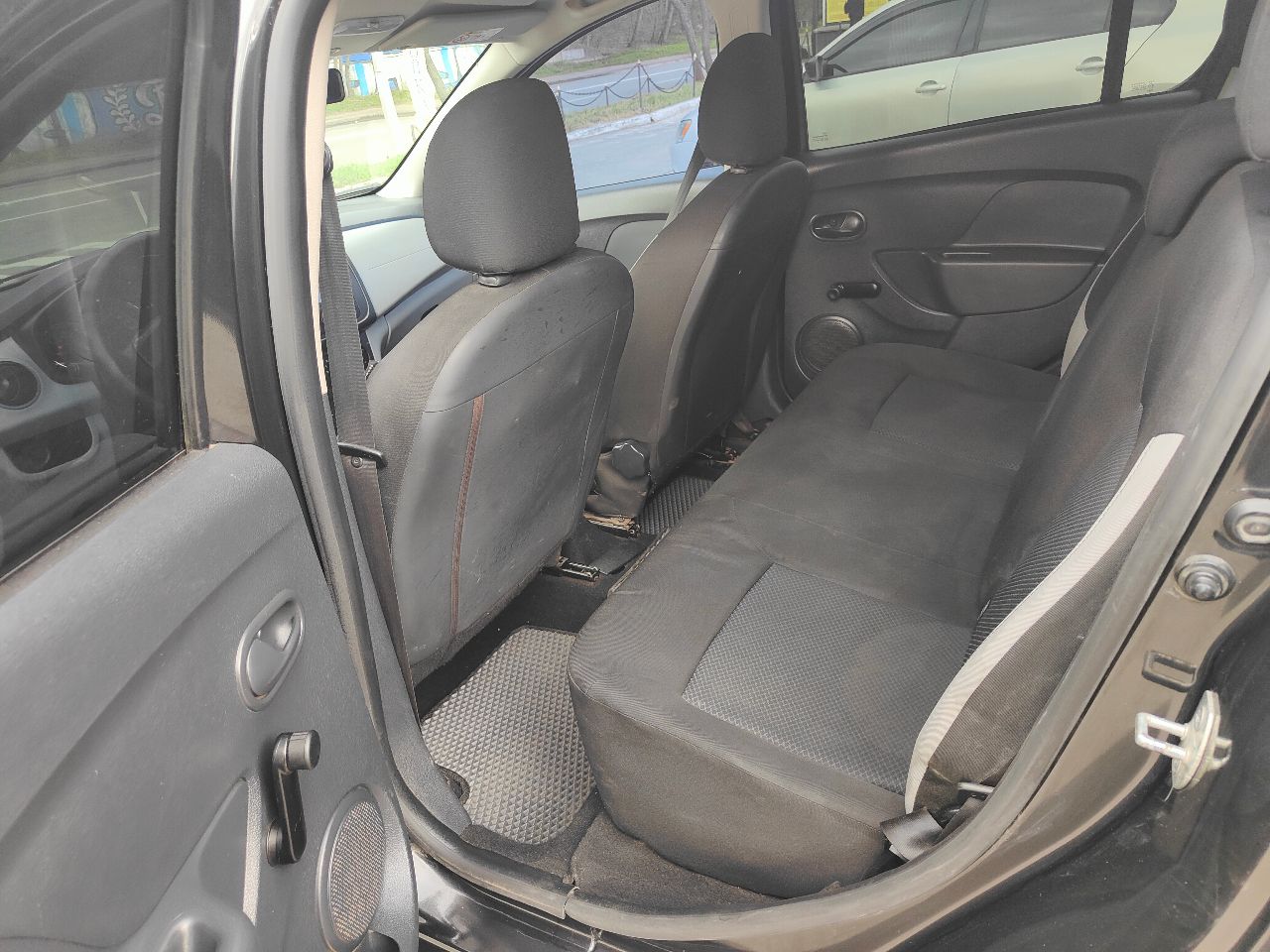 Dacia Sandero - фото 9