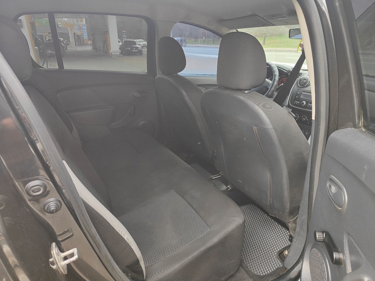 Dacia Sandero - фото 7