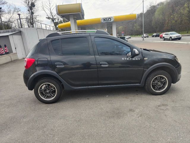 Dacia Sandero - фото 2