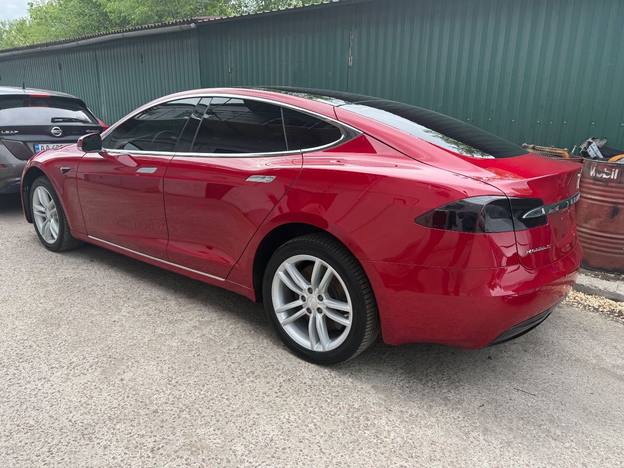 Tesla Model S - фото 28