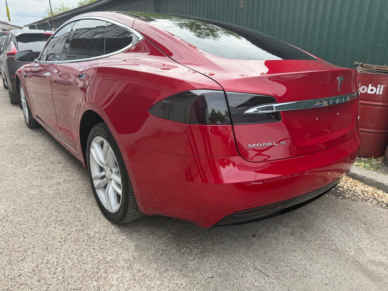 Tesla Model S - фото 27