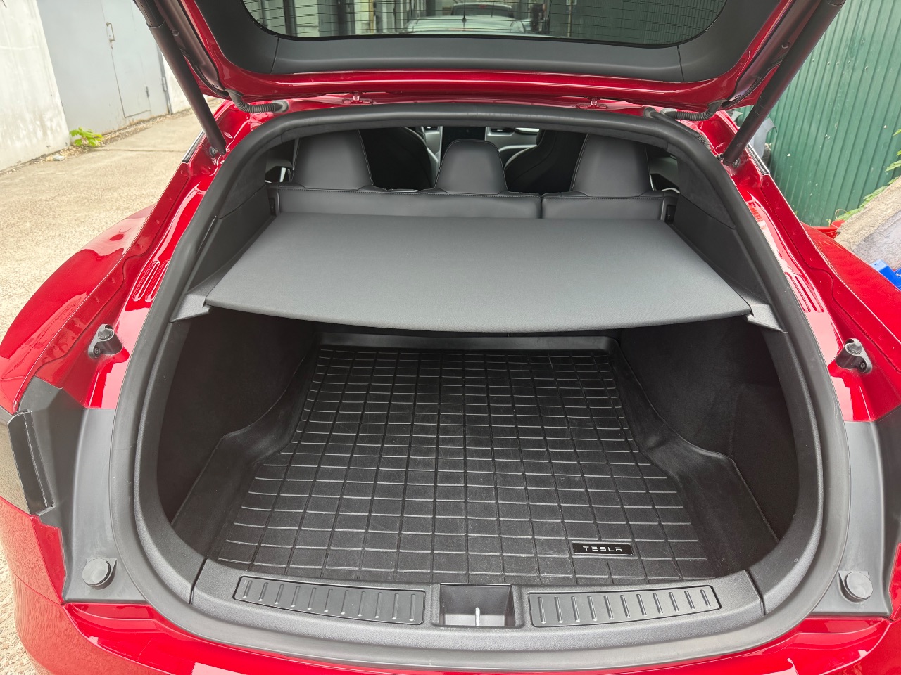 Tesla Model S - фото 15