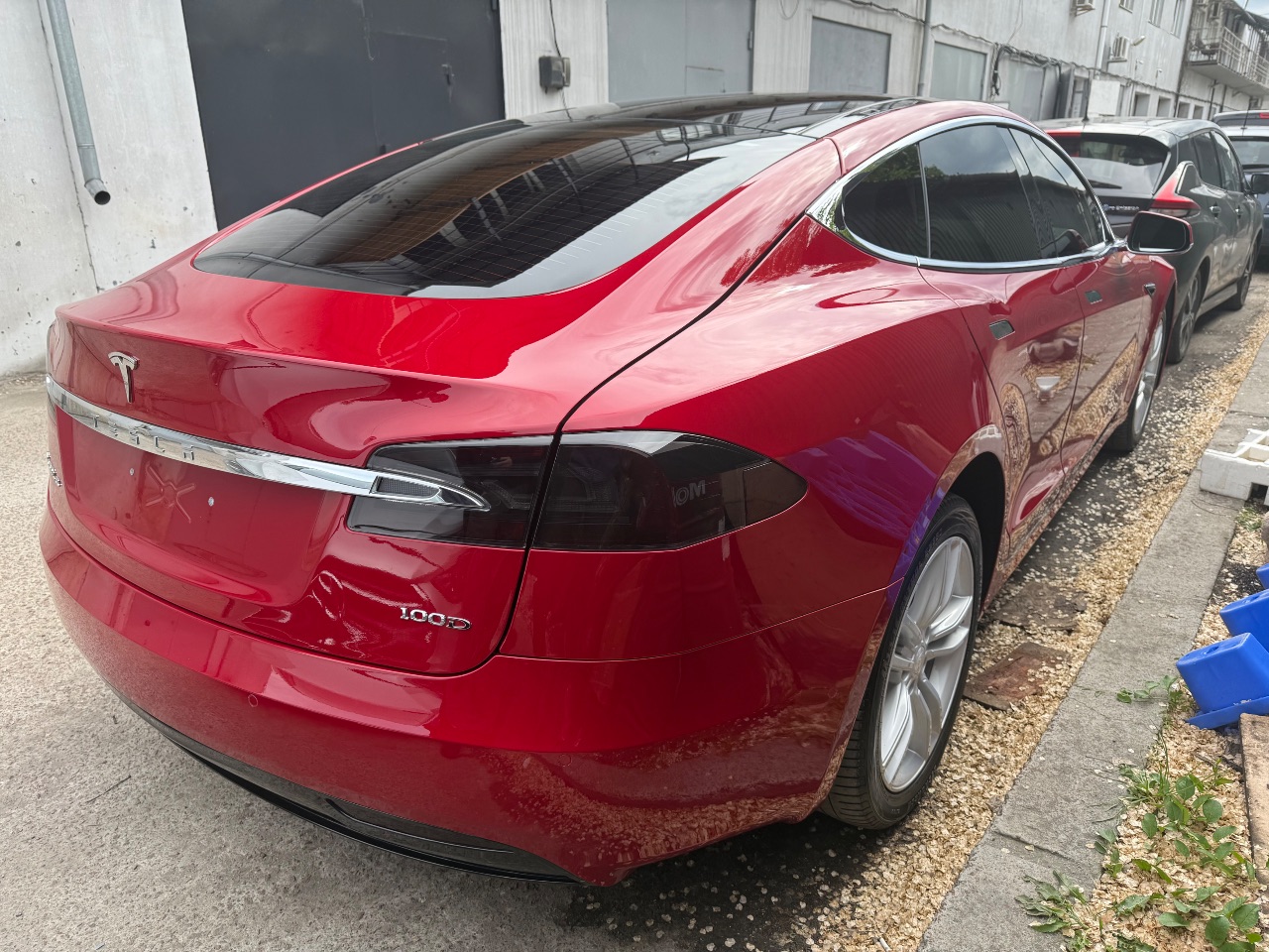 Tesla Model S - фото 23