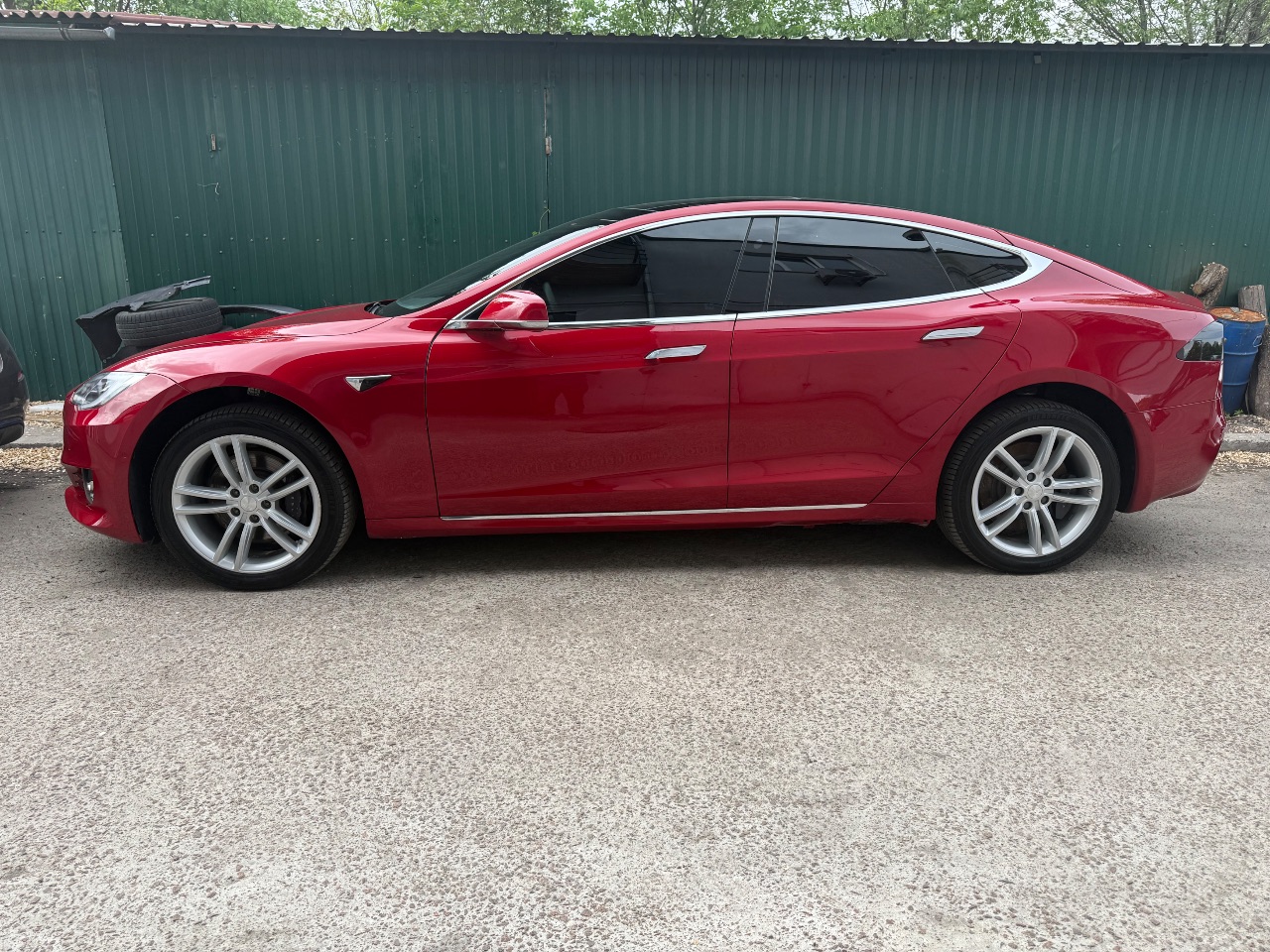 Tesla Model S - фото 29