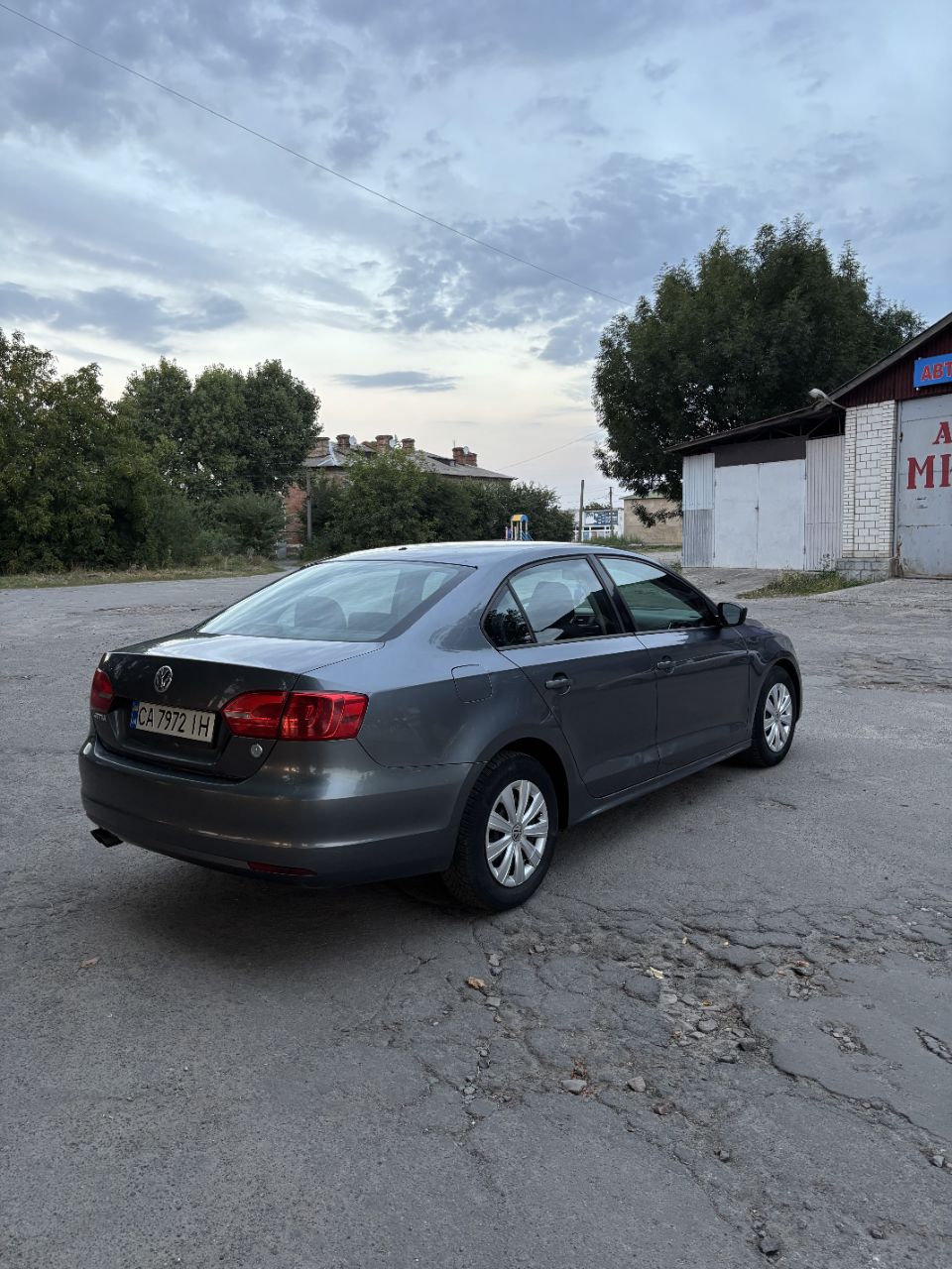 Volkswagen Jetta - фото 4