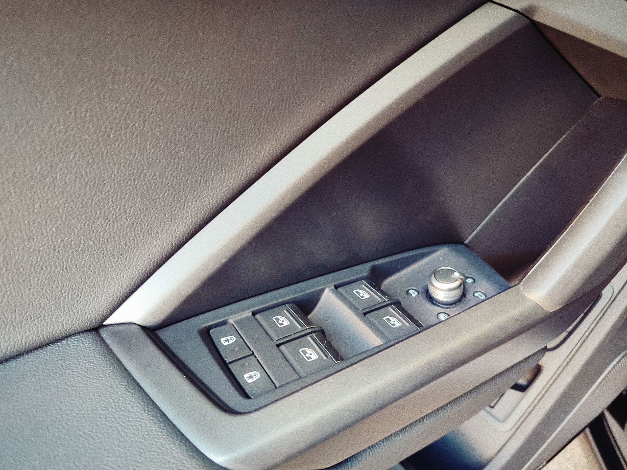 Audi Q3 - фото 19