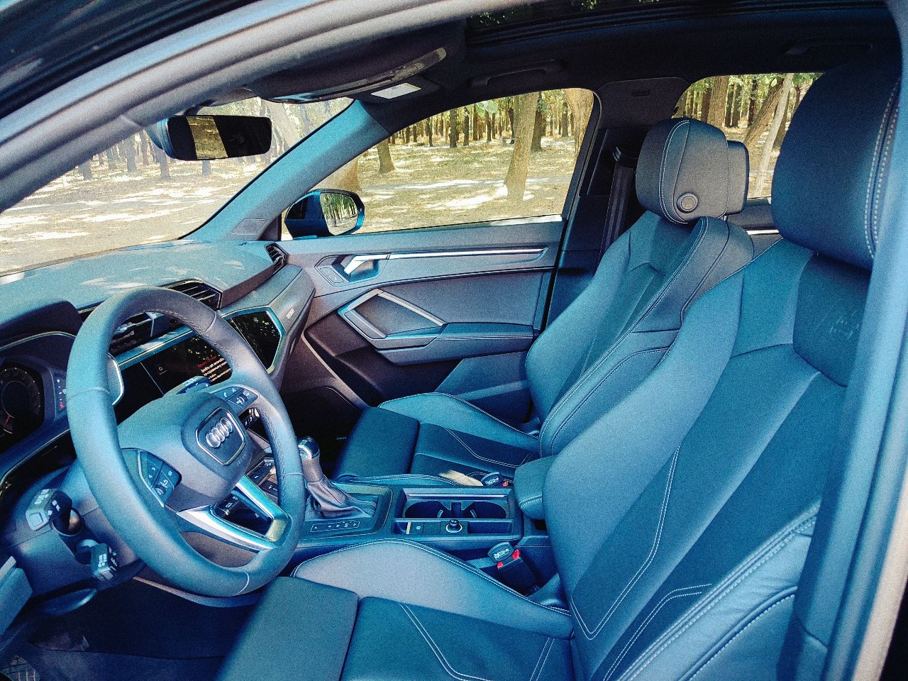 Audi Q3 - фото 22