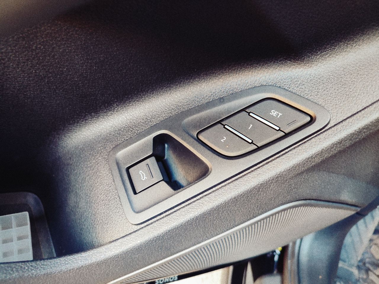 Audi Q3 - фото 12