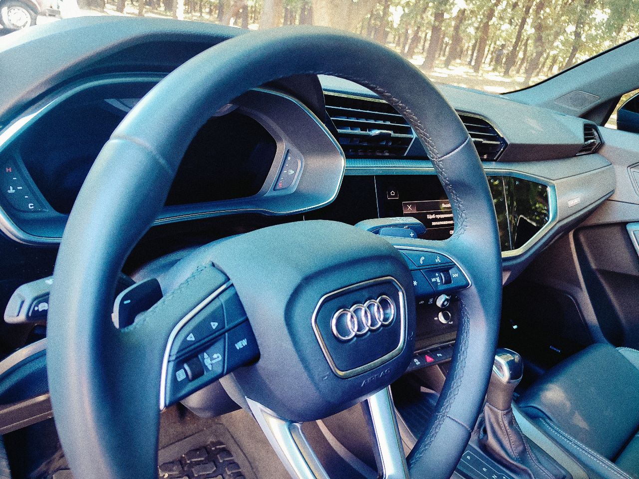 Audi Q3 - фото 16