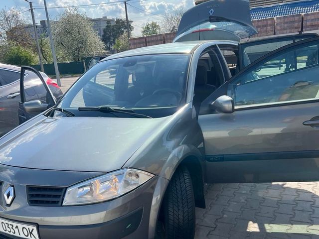 Renault Megane - фото 1
