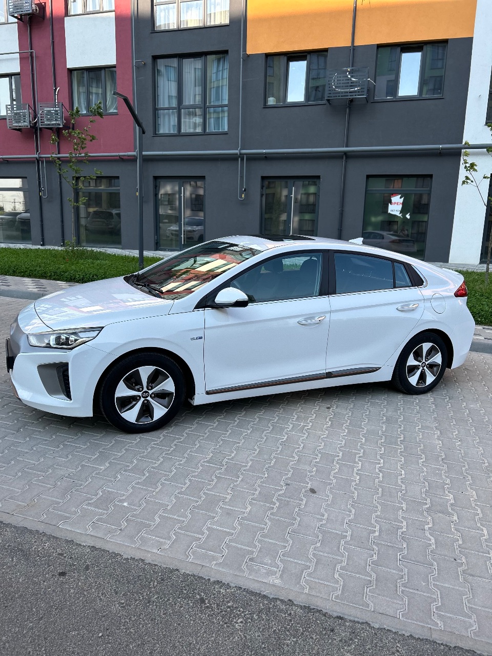 Hyundai IONIQ - фото 32