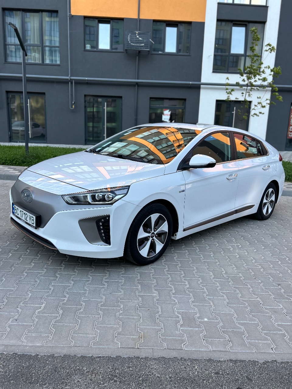 Hyundai IONIQ - фото 12