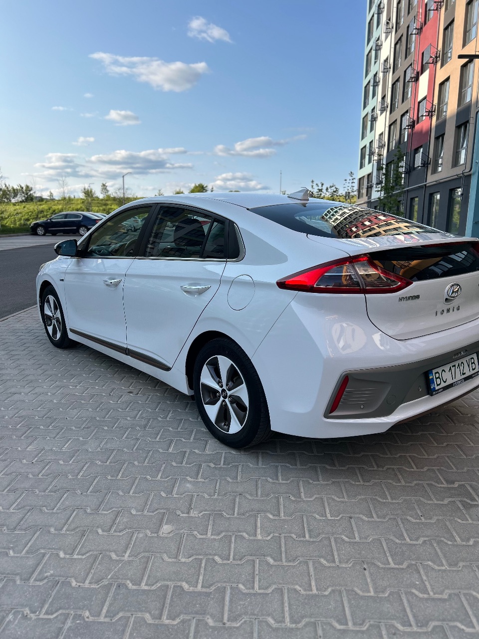Hyundai IONIQ - фото 29