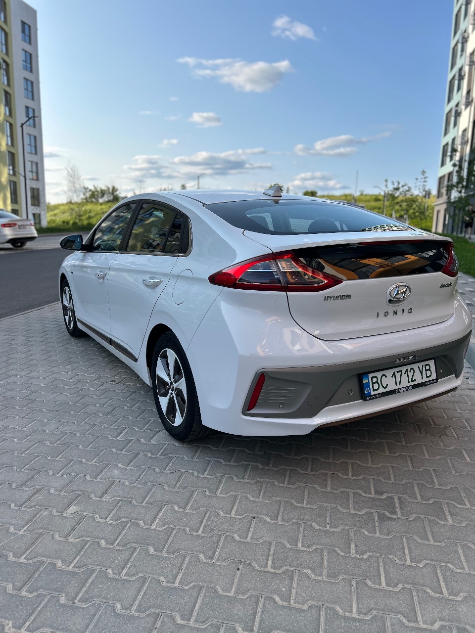 Hyundai IONIQ - фото 28