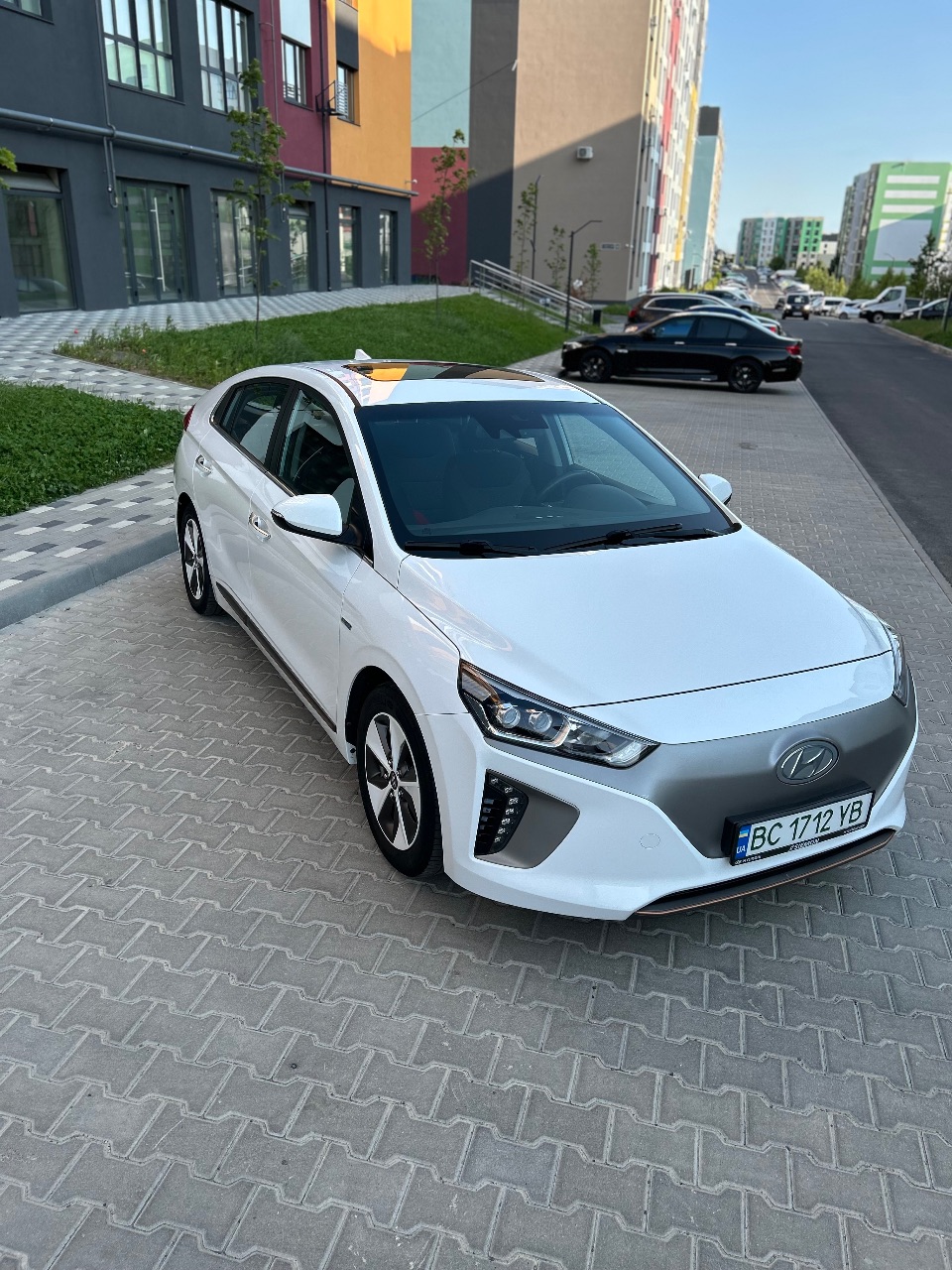 Hyundai IONIQ - фото 17