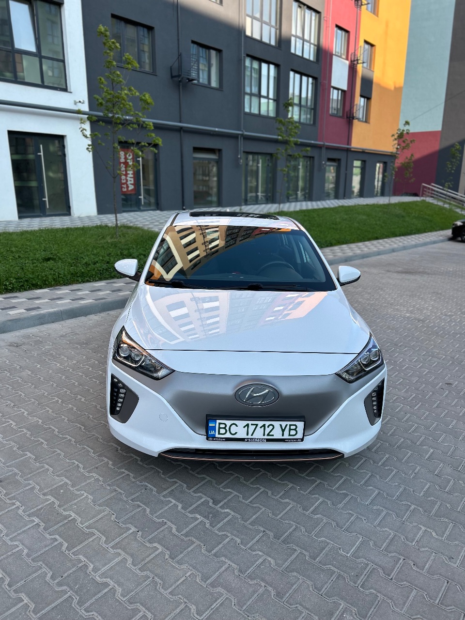 Hyundai IONIQ - фото 16