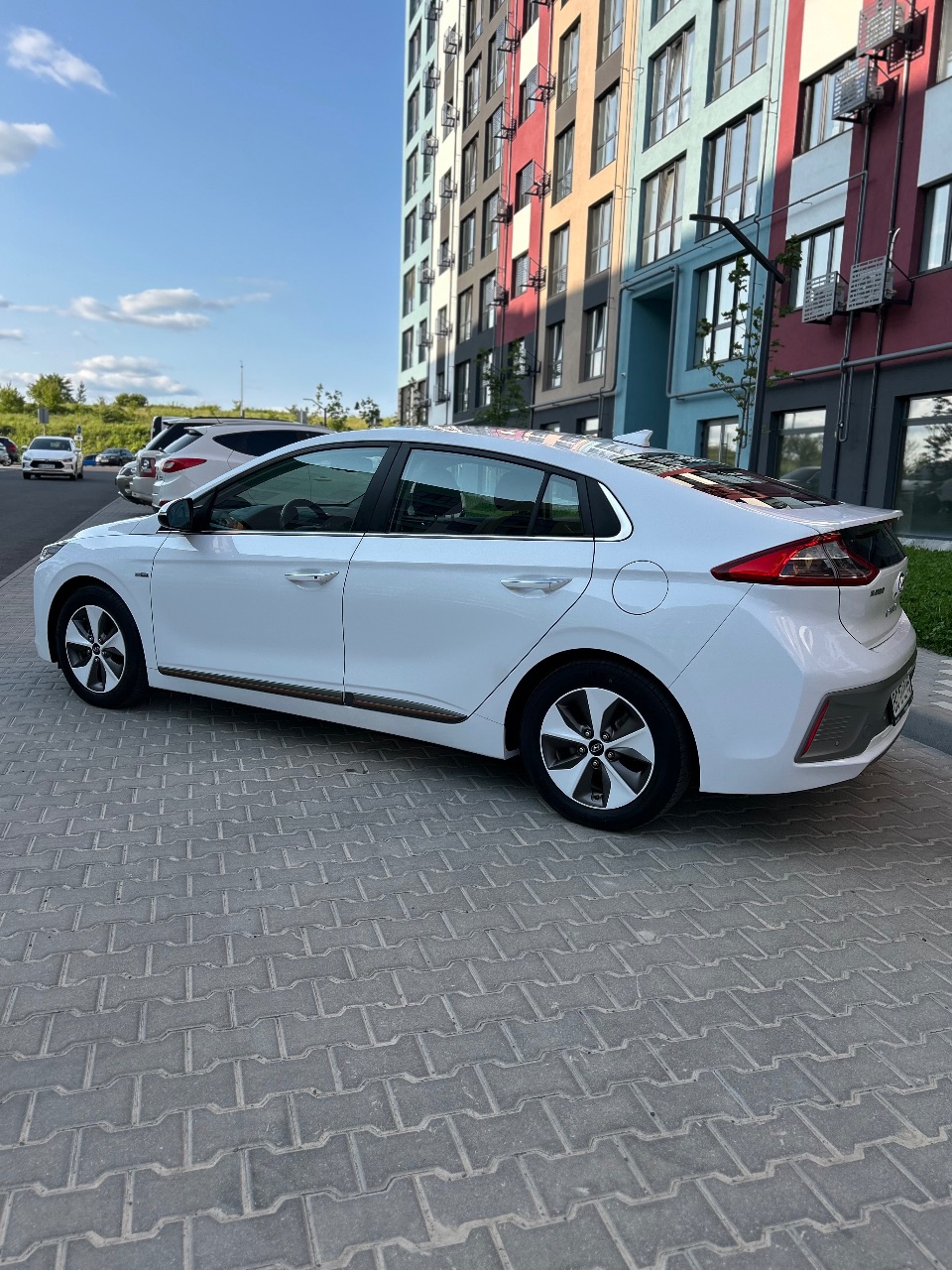 Hyundai IONIQ - фото 30