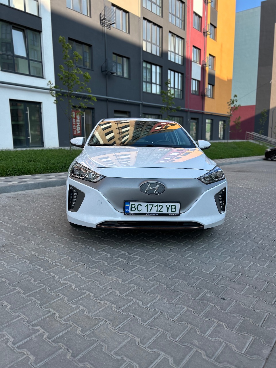 Hyundai IONIQ - фото 15