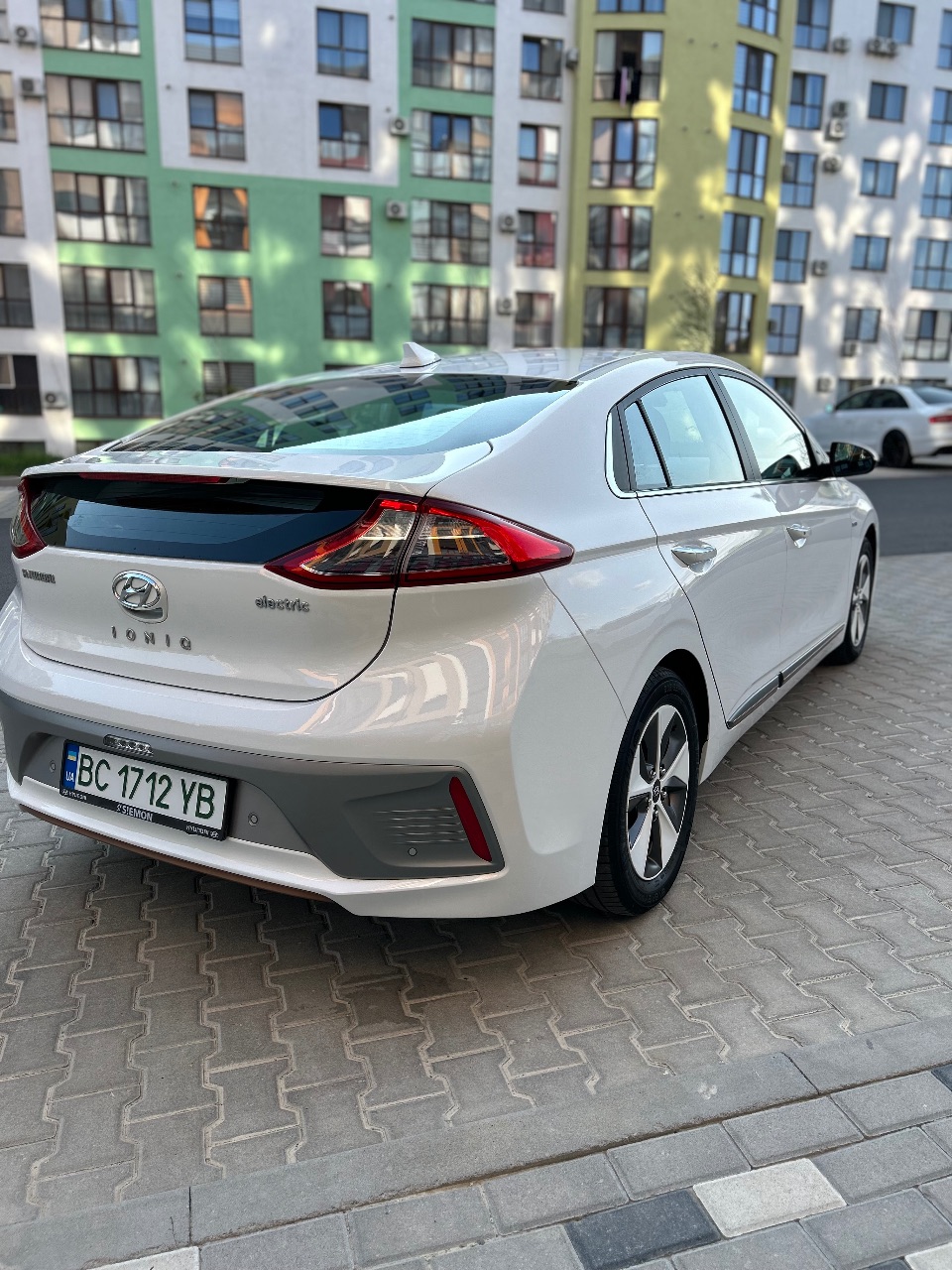 Hyundai IONIQ - фото 26