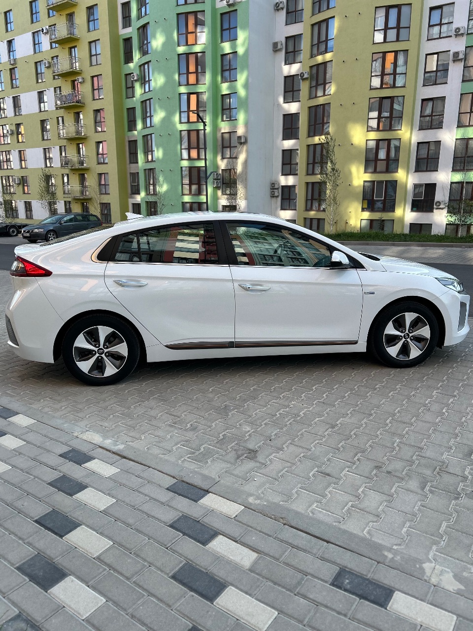Hyundai IONIQ - фото 22