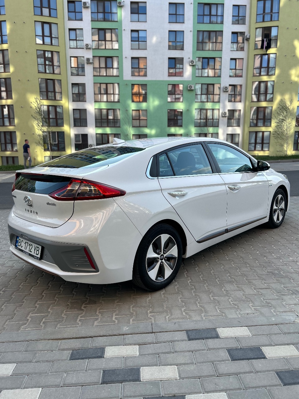 Hyundai IONIQ - фото 25