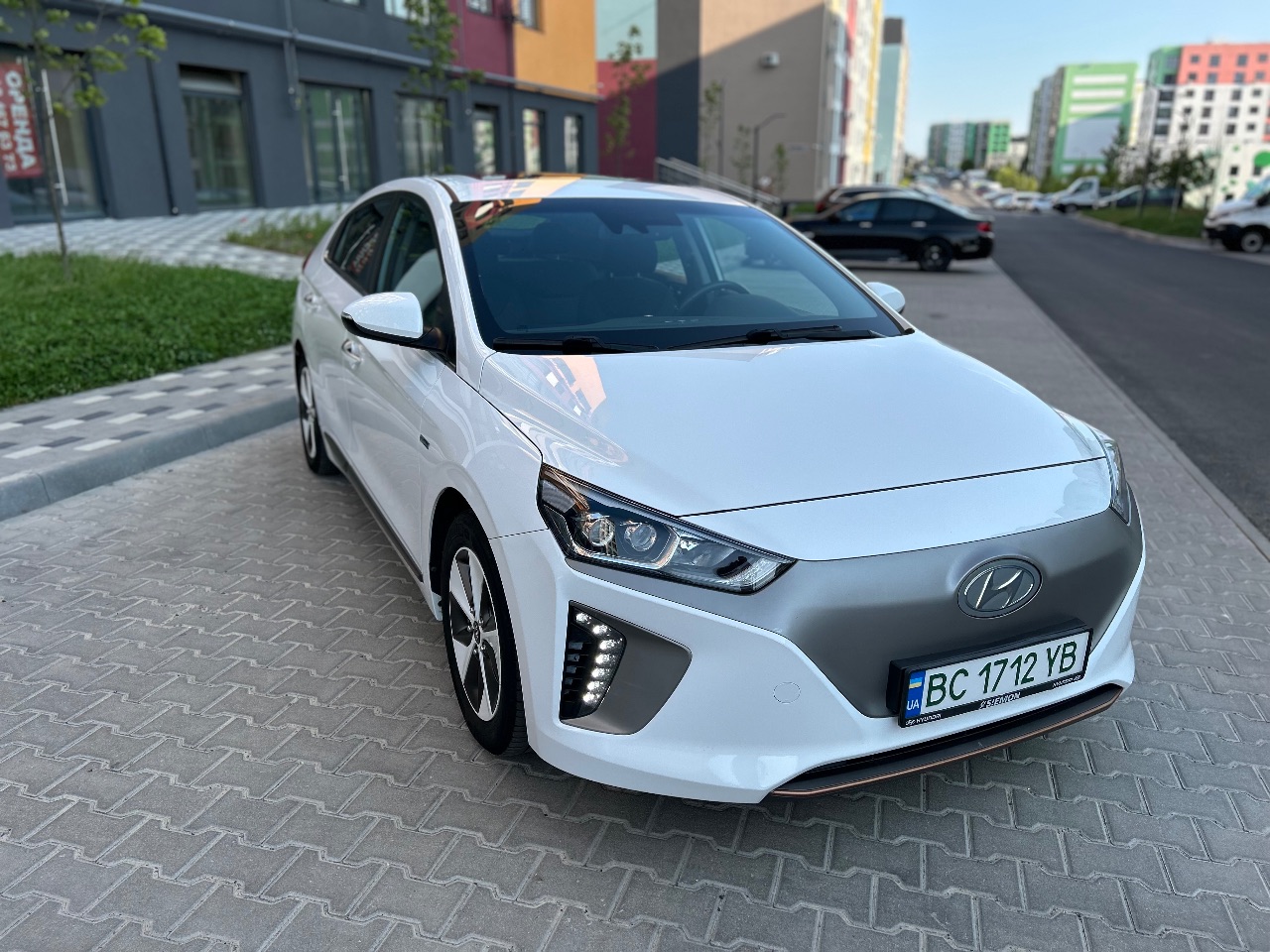 Hyundai IONIQ - фото 2