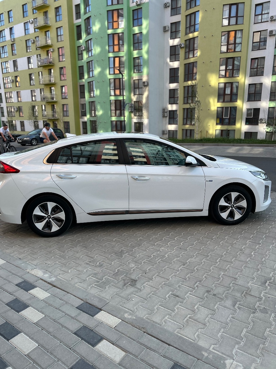 Hyundai IONIQ - фото 23