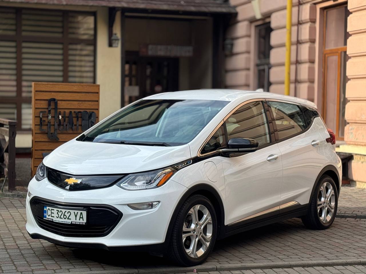 Chevrolet Bolt - фото 1