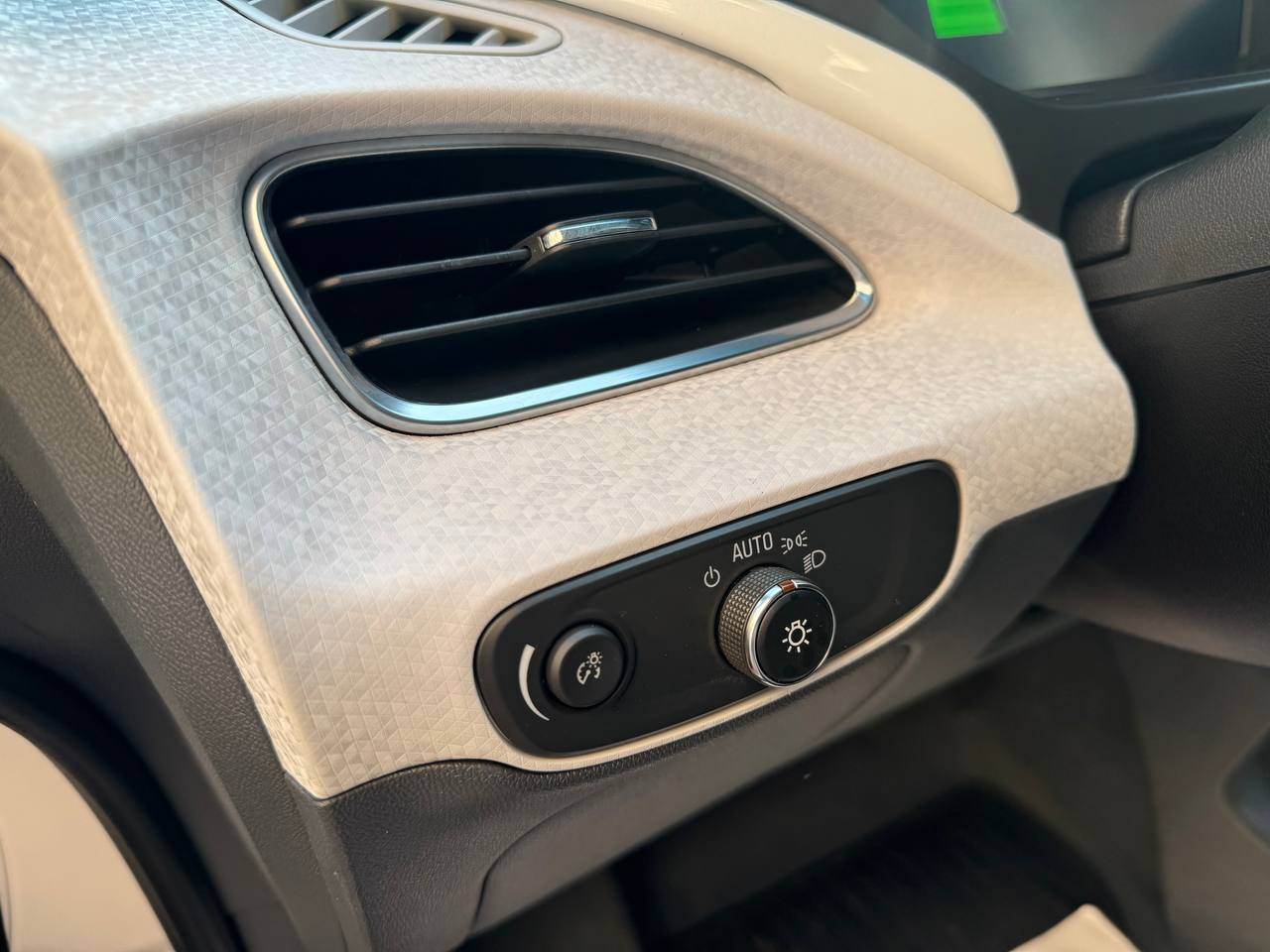 Chevrolet Bolt - фото 11