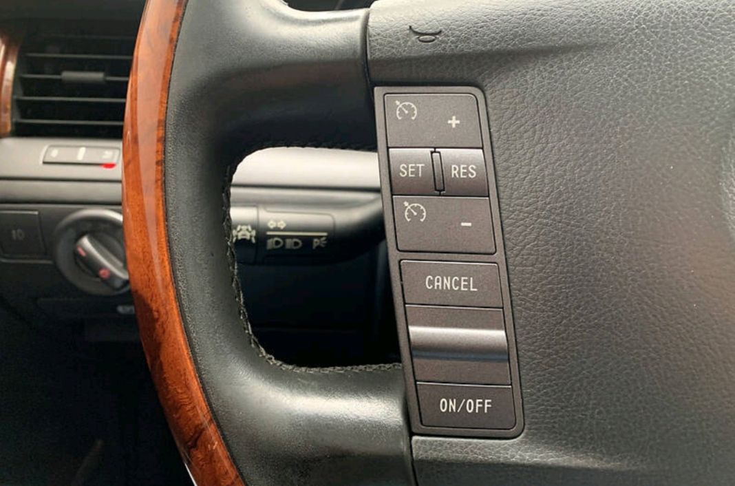 Volkswagen Phaeton - фото 11