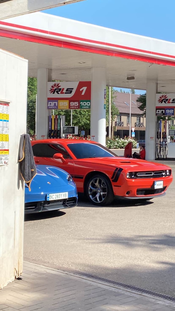 Dodge Challenger - фото 1