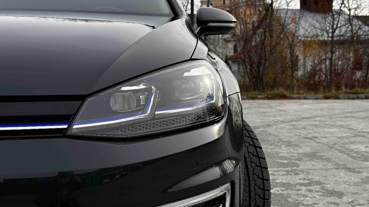 Volkswagen Golf - фото 10