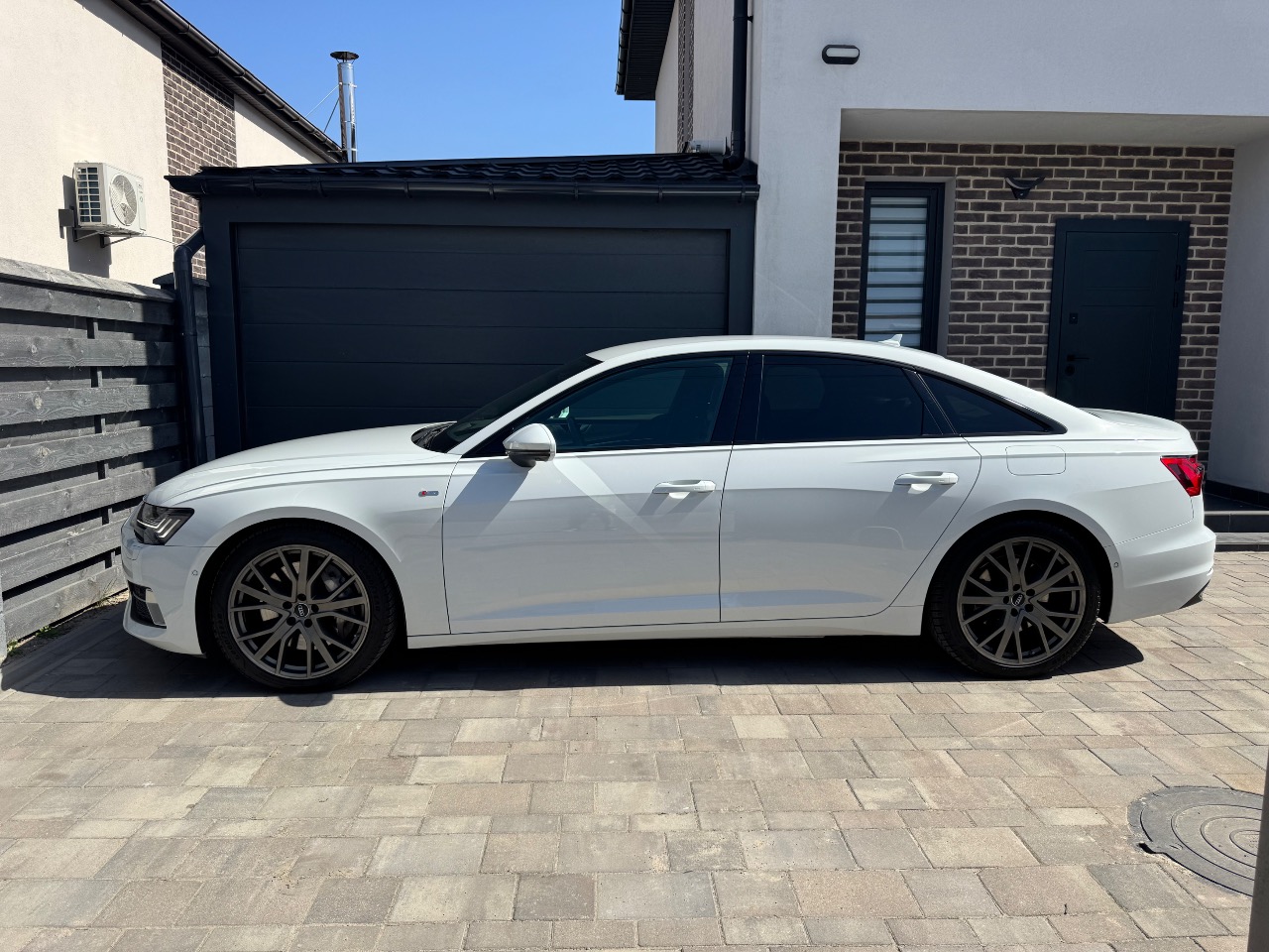 Audi A6 - фото 10