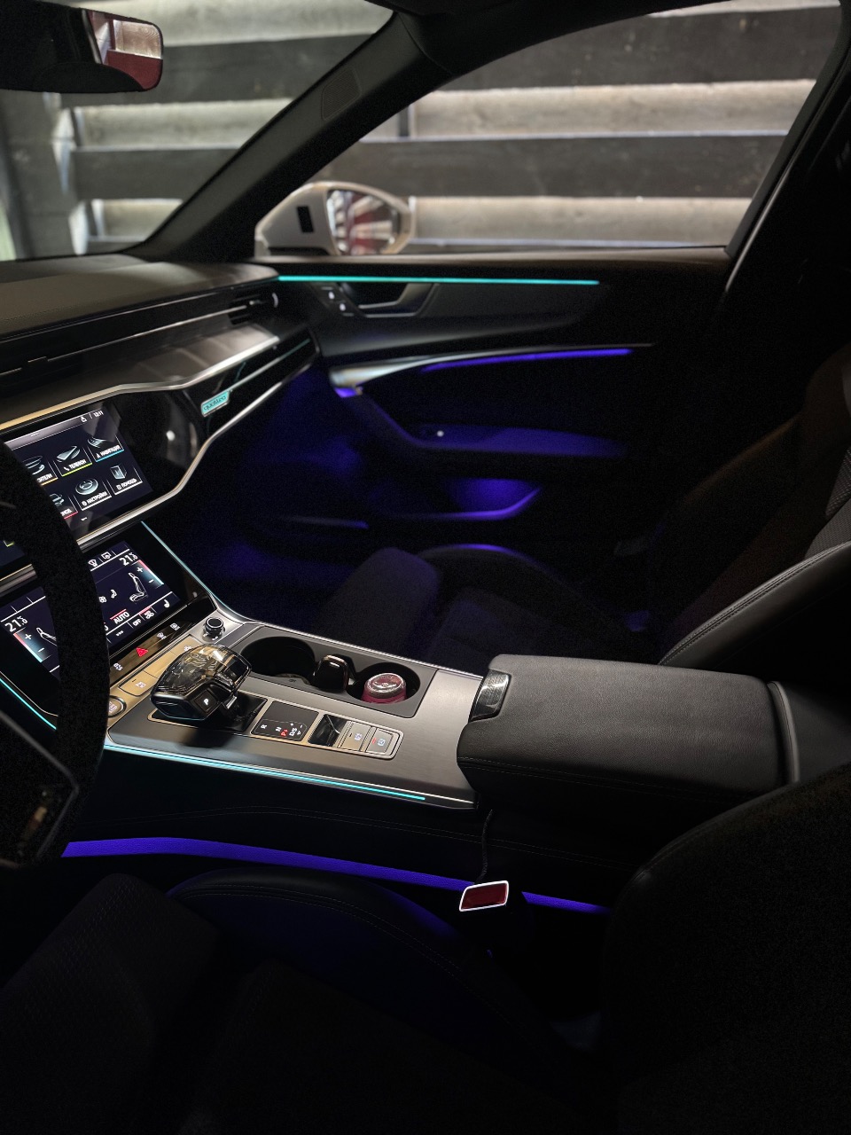 Audi A6 - фото 26