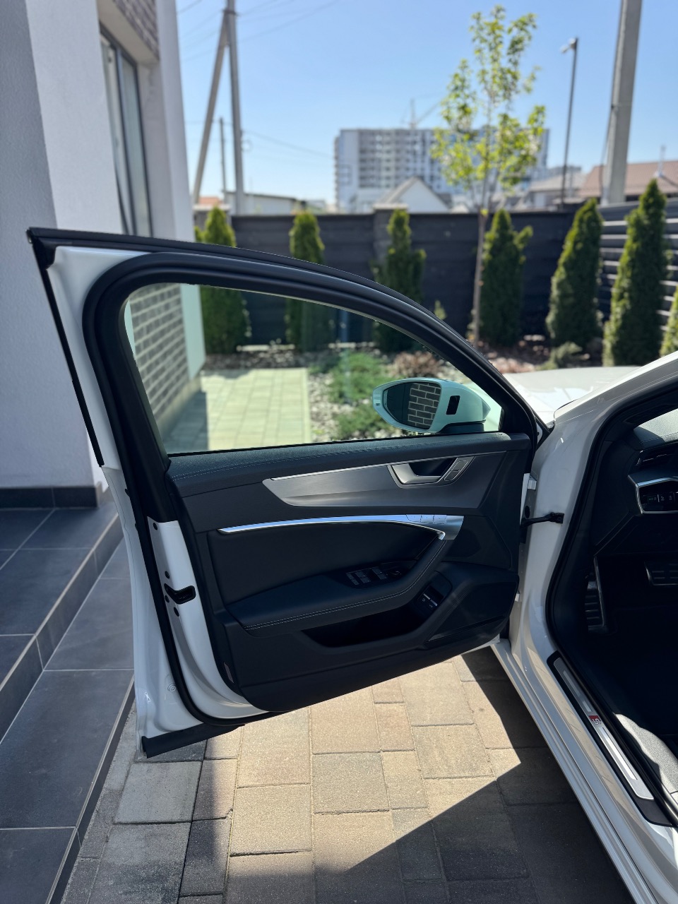 Audi A6 - фото 32