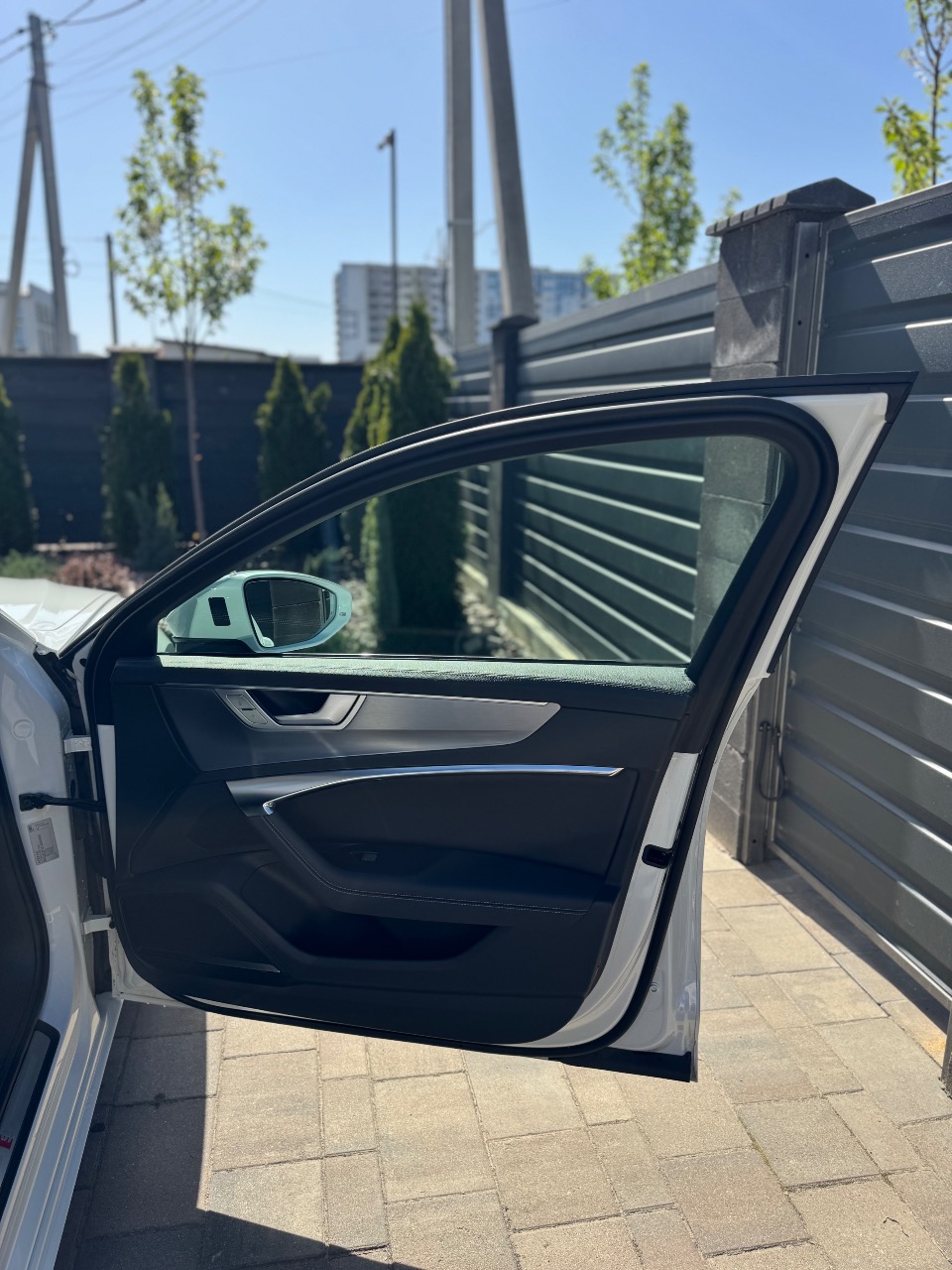 Audi A6 - фото 25