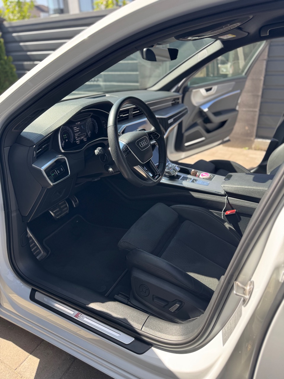 Audi A6 - фото 21