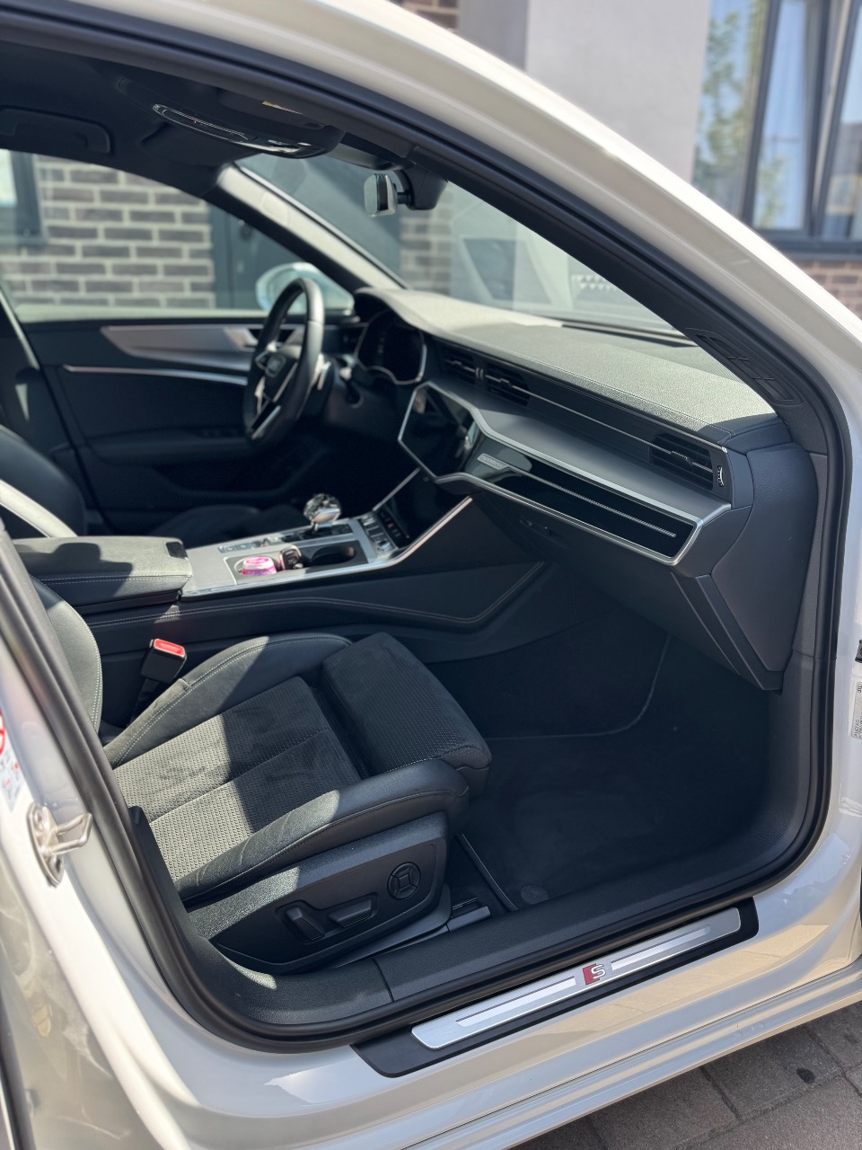 Audi A6 - фото 16