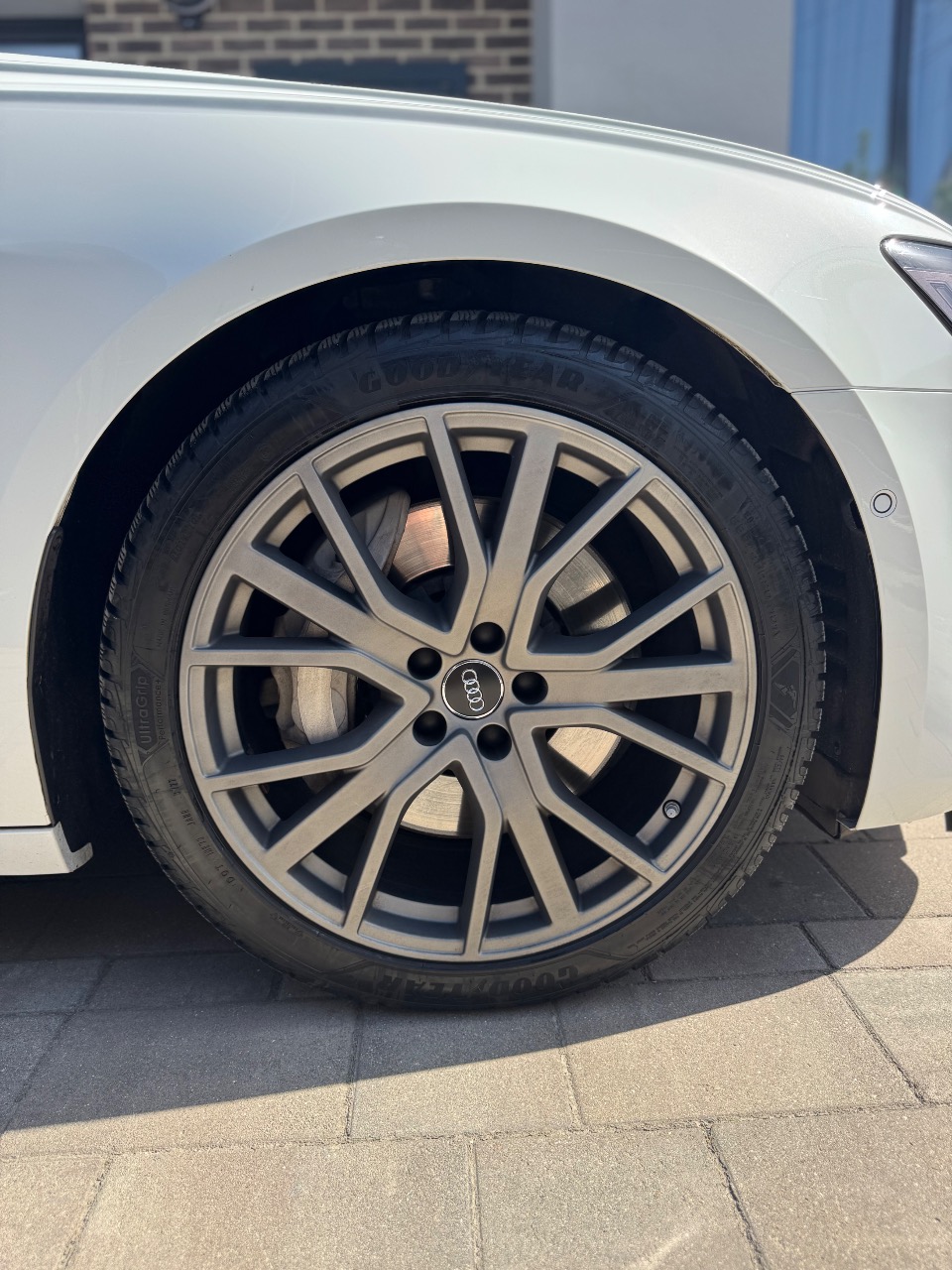 Audi A6 - фото 40